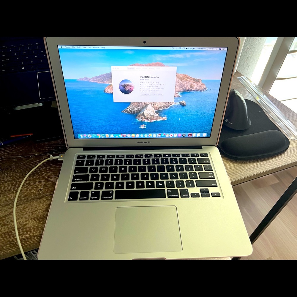 Apple MacBook Air 13-inch (Mid 2012)